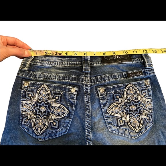 Miss Me Boot Cut Jeans Amazing Condition - Picture 3 of 8